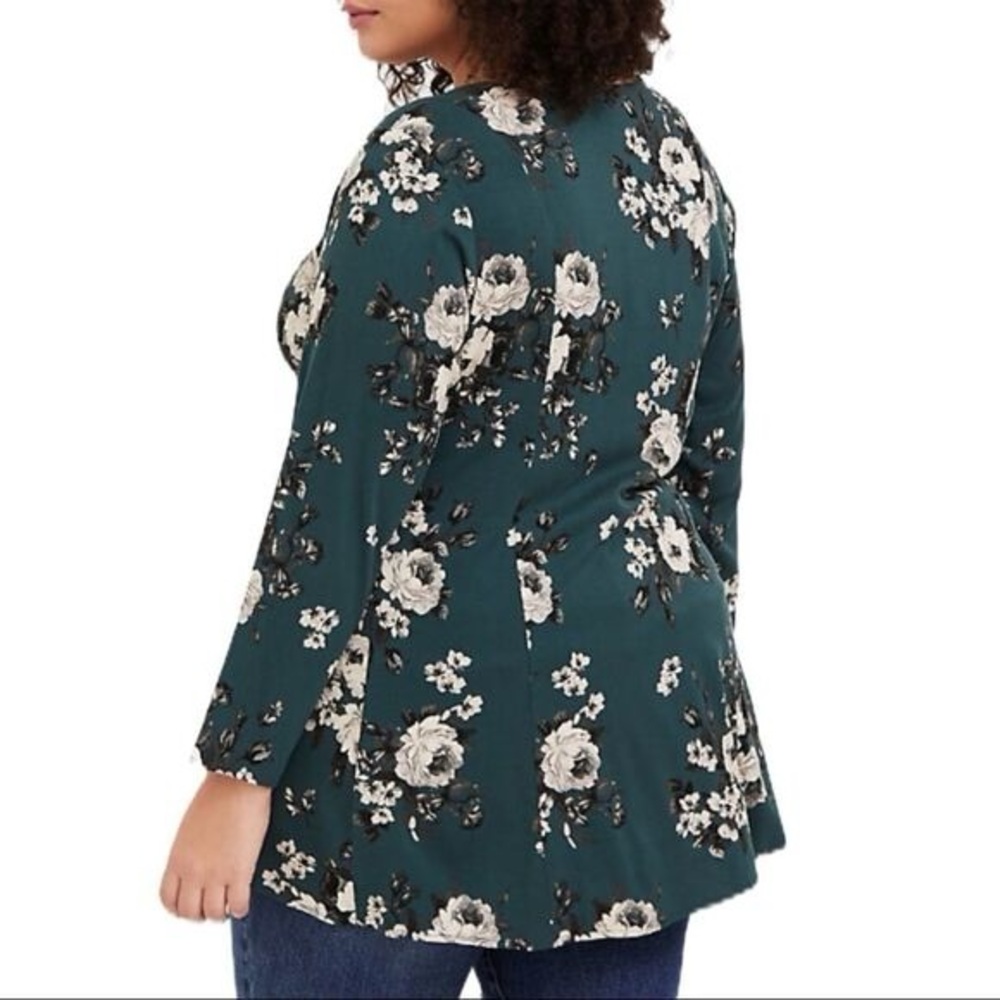 Torrid Floral Green Button Top - Picture 3 of 6